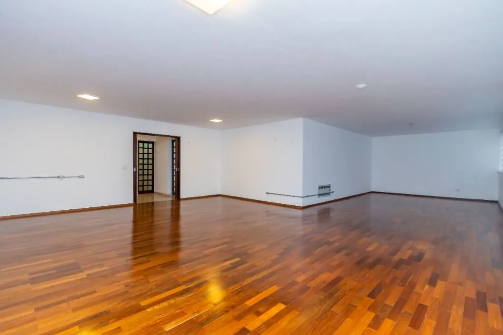 3-bedroom apartment with 202 m² and 2 parking spaces