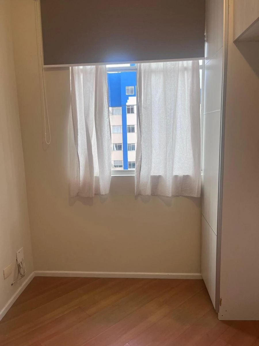 2-bedroom apartment with wood or laminate floors in Curitiba — photo 32