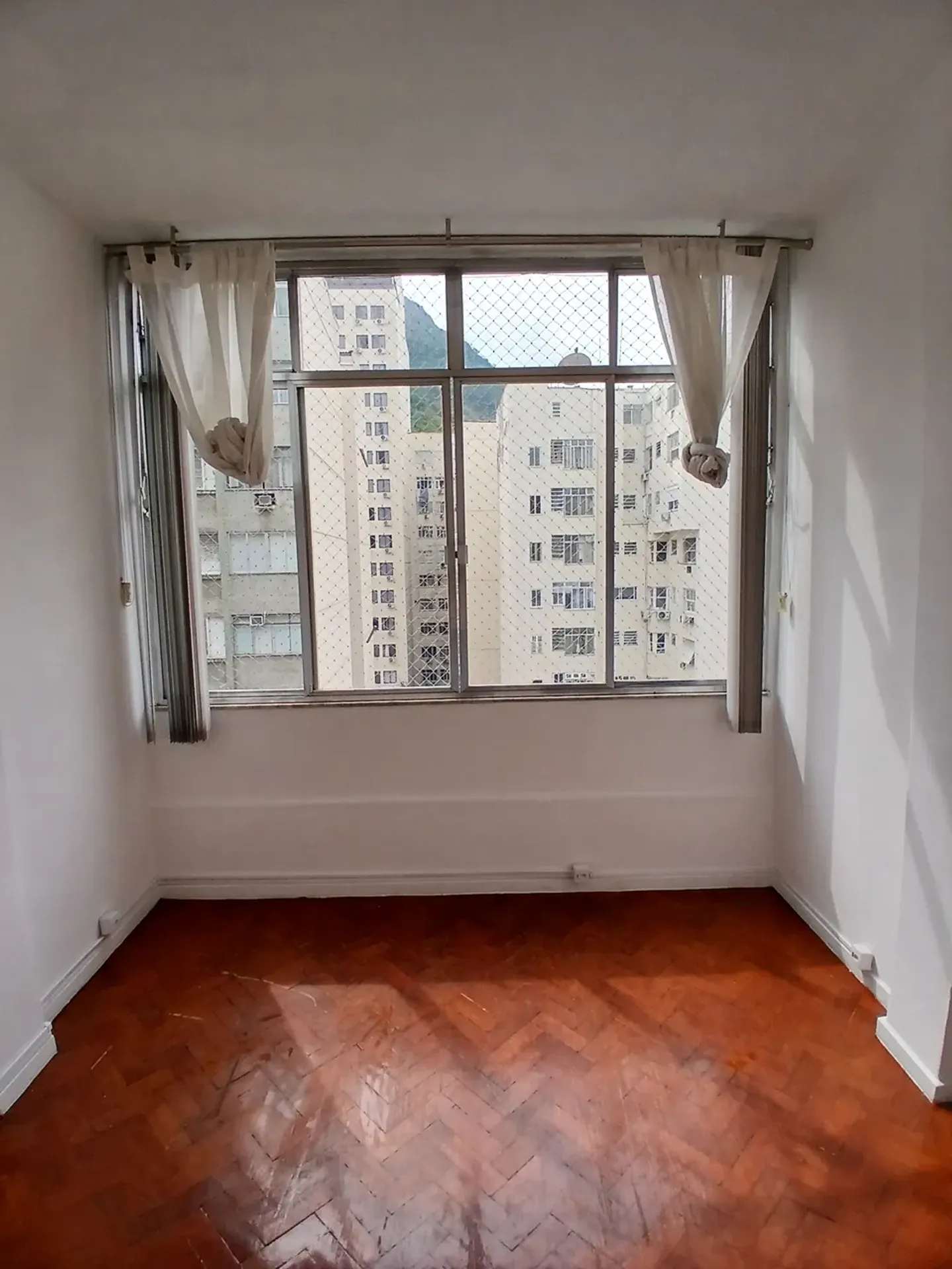 Departamento de 1 dormitorio con piso de madera o laminado — photo 12