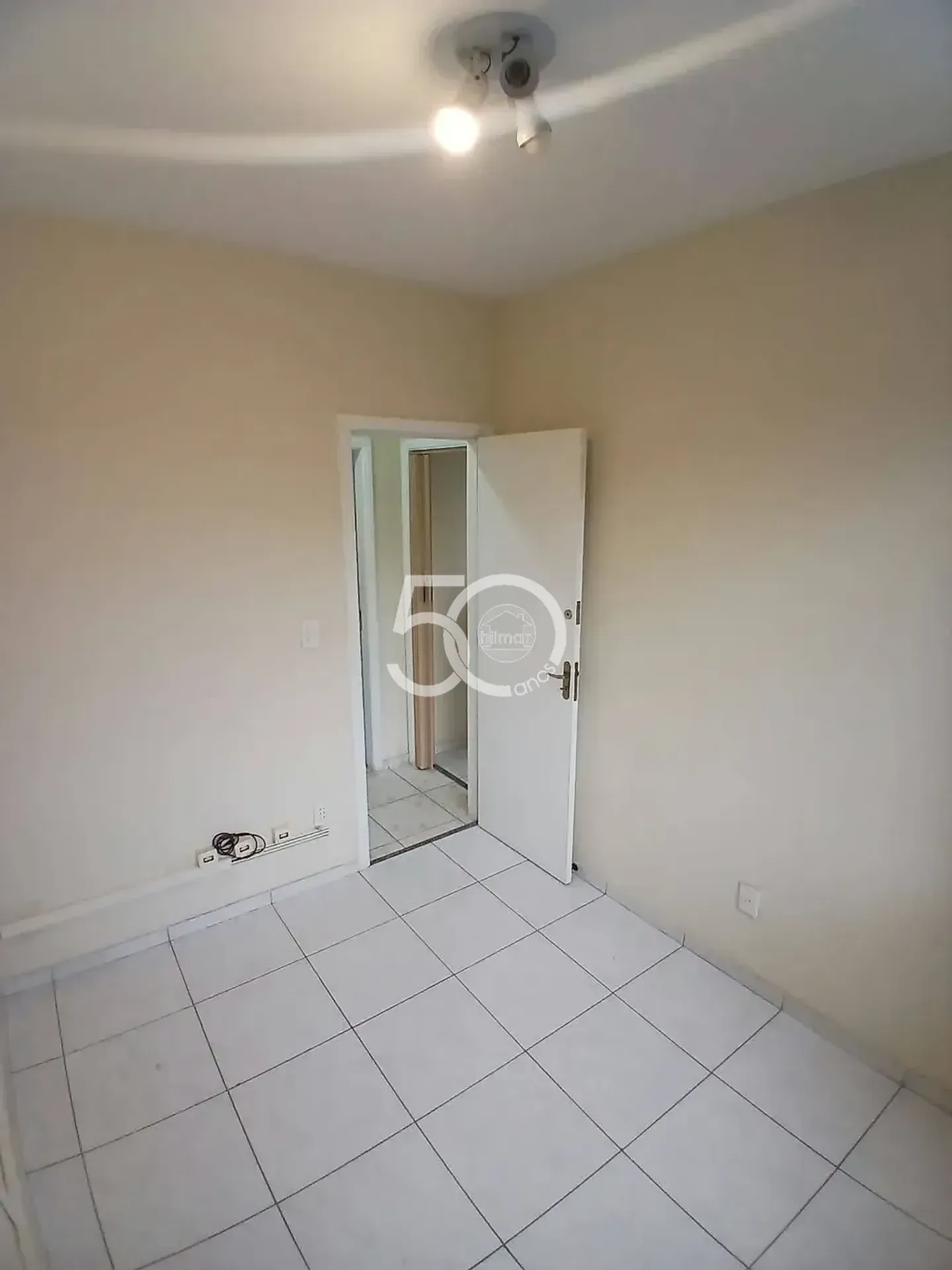98 m² apartment with 3 bedrooms and 2 garage spaces — photo 27