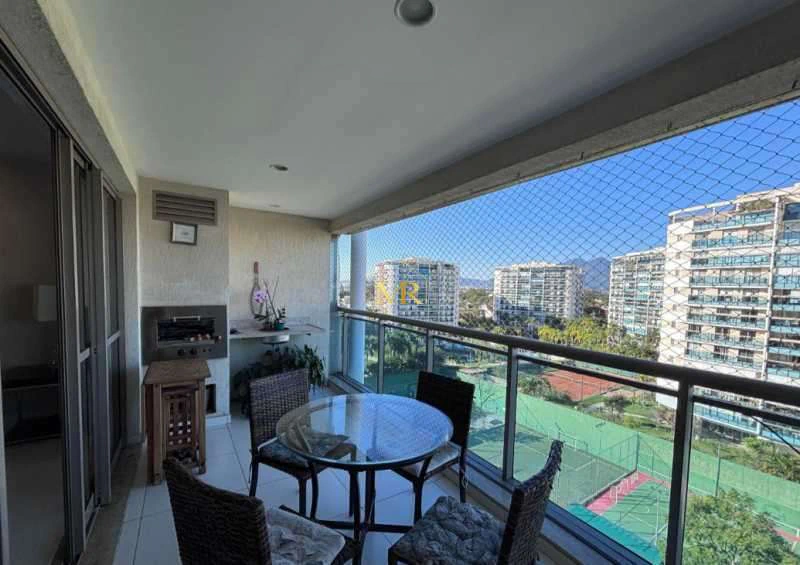 Furnished apartment with 4 en-suite bedrooms and 5 baths — photo 12