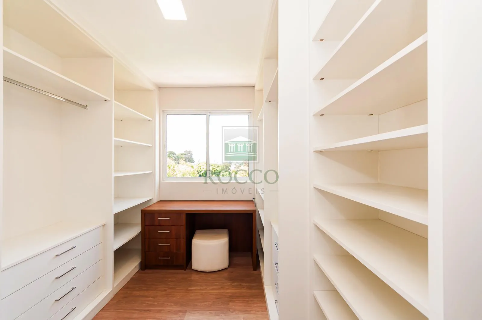 Private BBQ in a 2-bedroom apartment, 104 m²