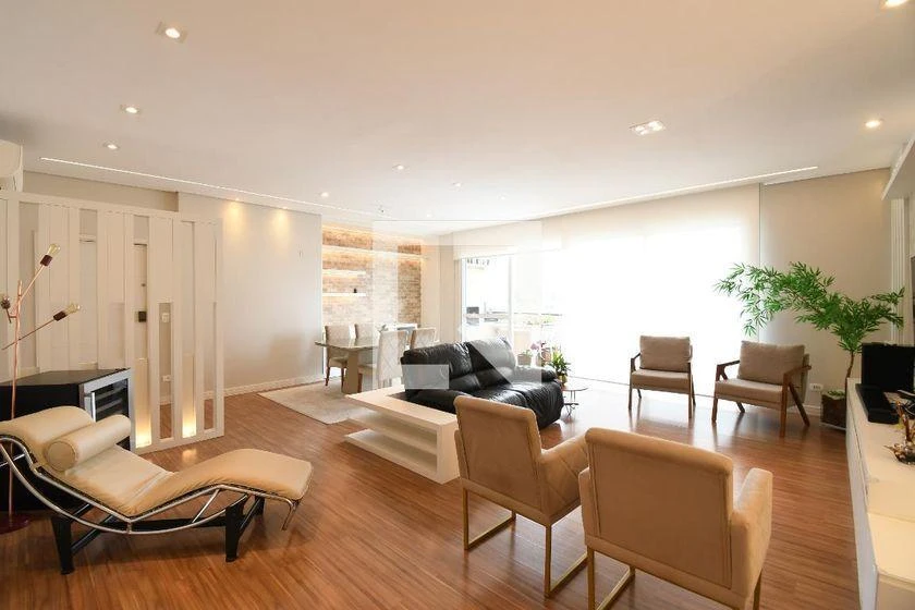 Furnished apartment, 185 m², with a bathtub — photo 22