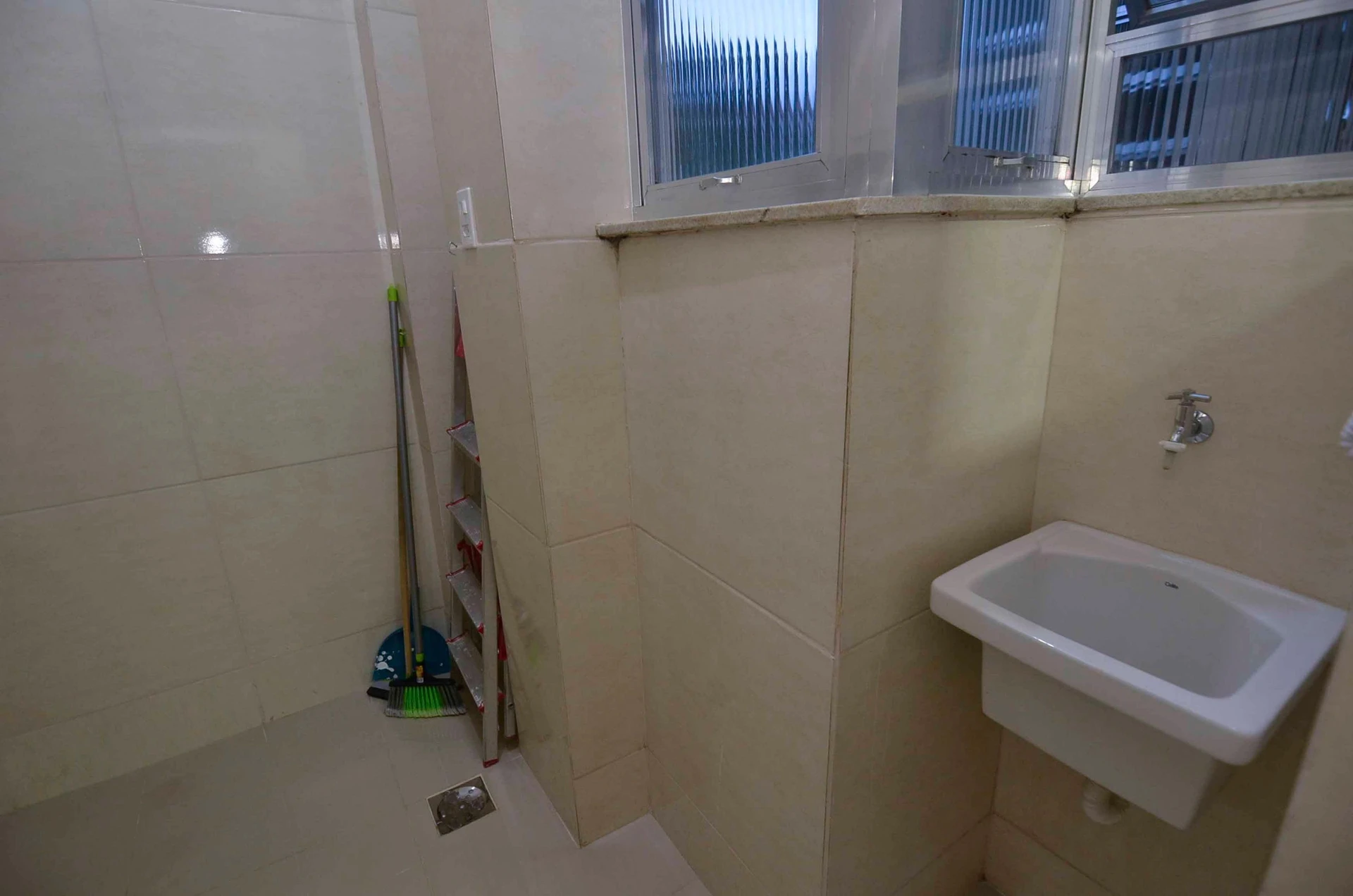 2-bedroom apartment with a walk-in closet in Rio de Janeiro — photo 24