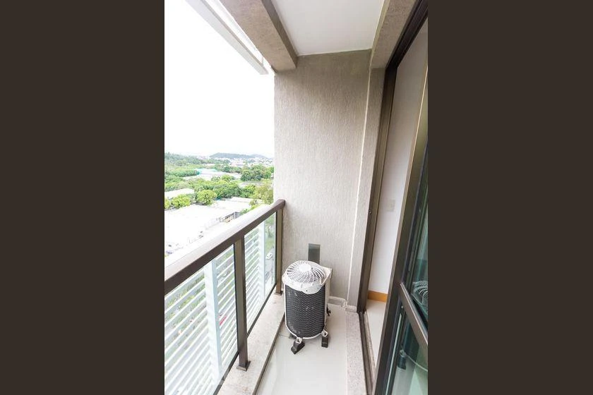 1-bedroom apartment with balcony and parking spot — photo 9