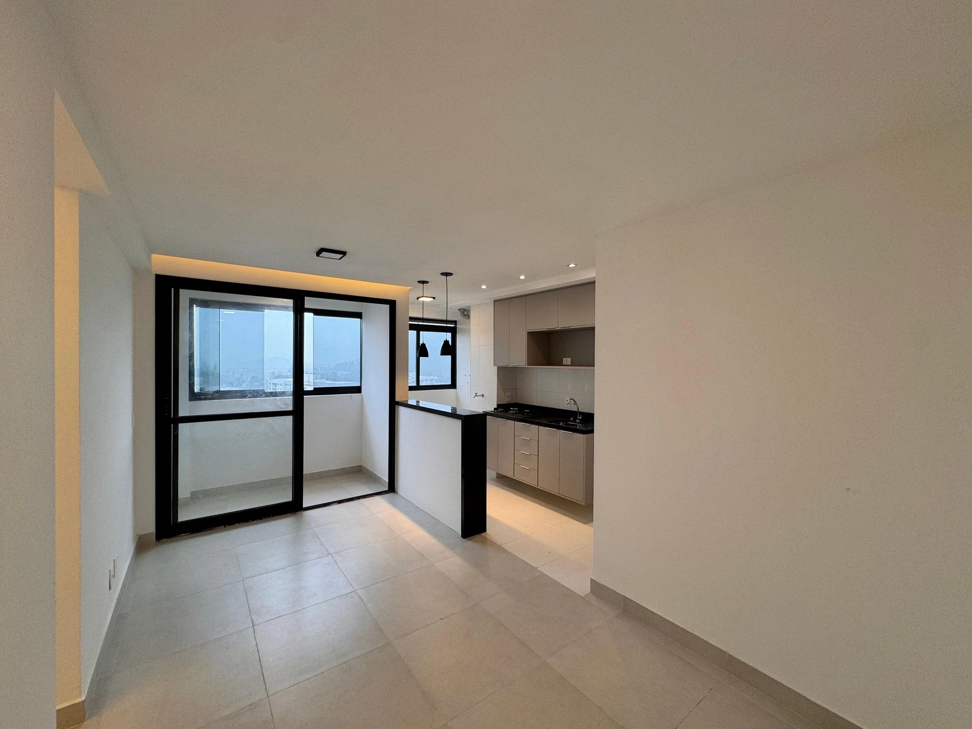 Apartamento amueblado de 3 dormitorios con balcón — photo 11