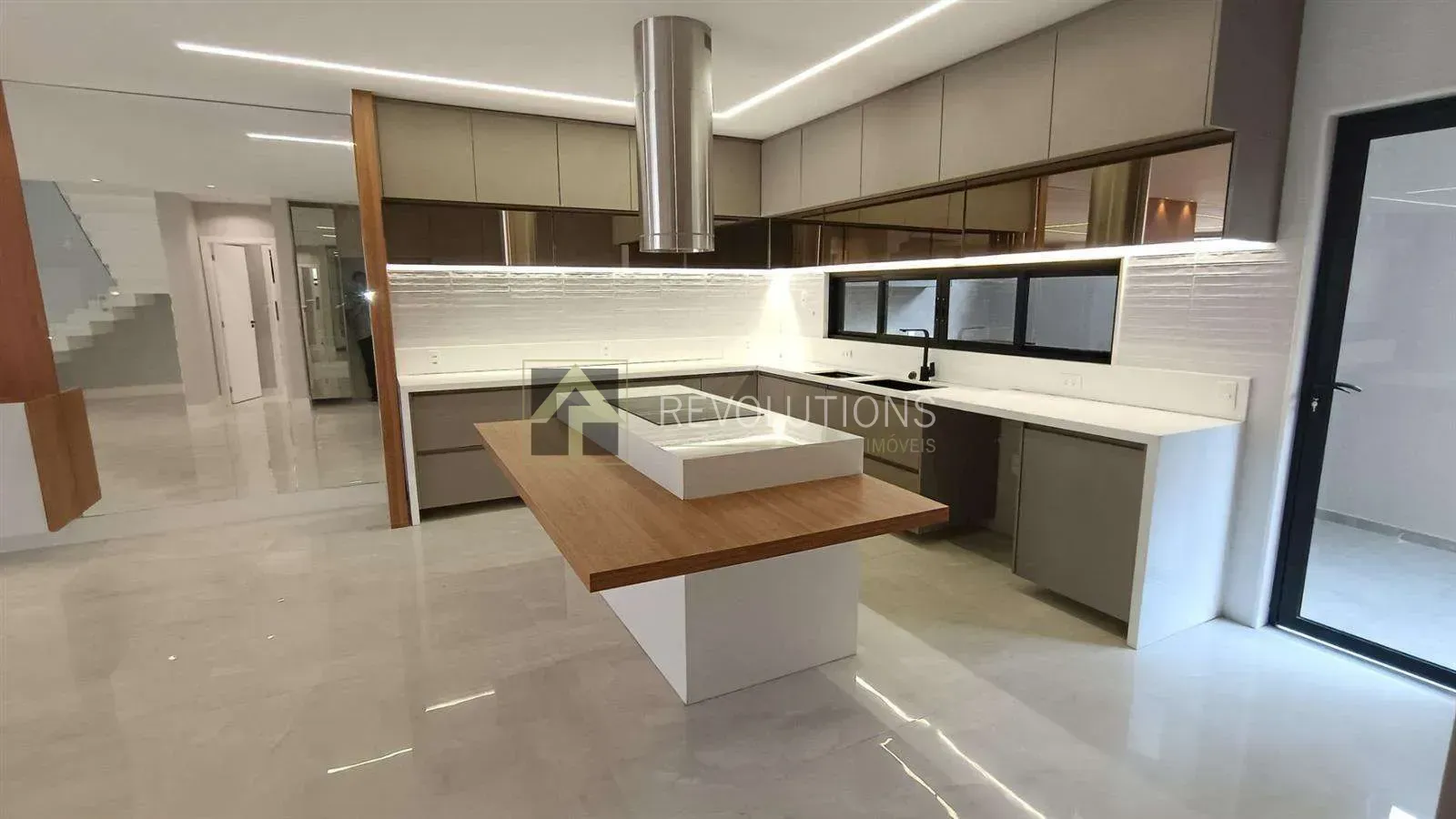 House with 5 bedrooms and 5 en-suites — photo 12