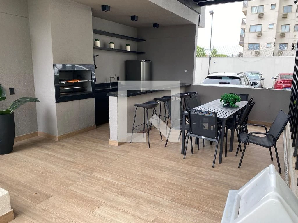 One-bedroom apartment in a building with a gym — photo 17