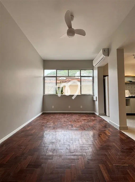 Apartment on the 3rd floor with wood or laminate floors — photo 8