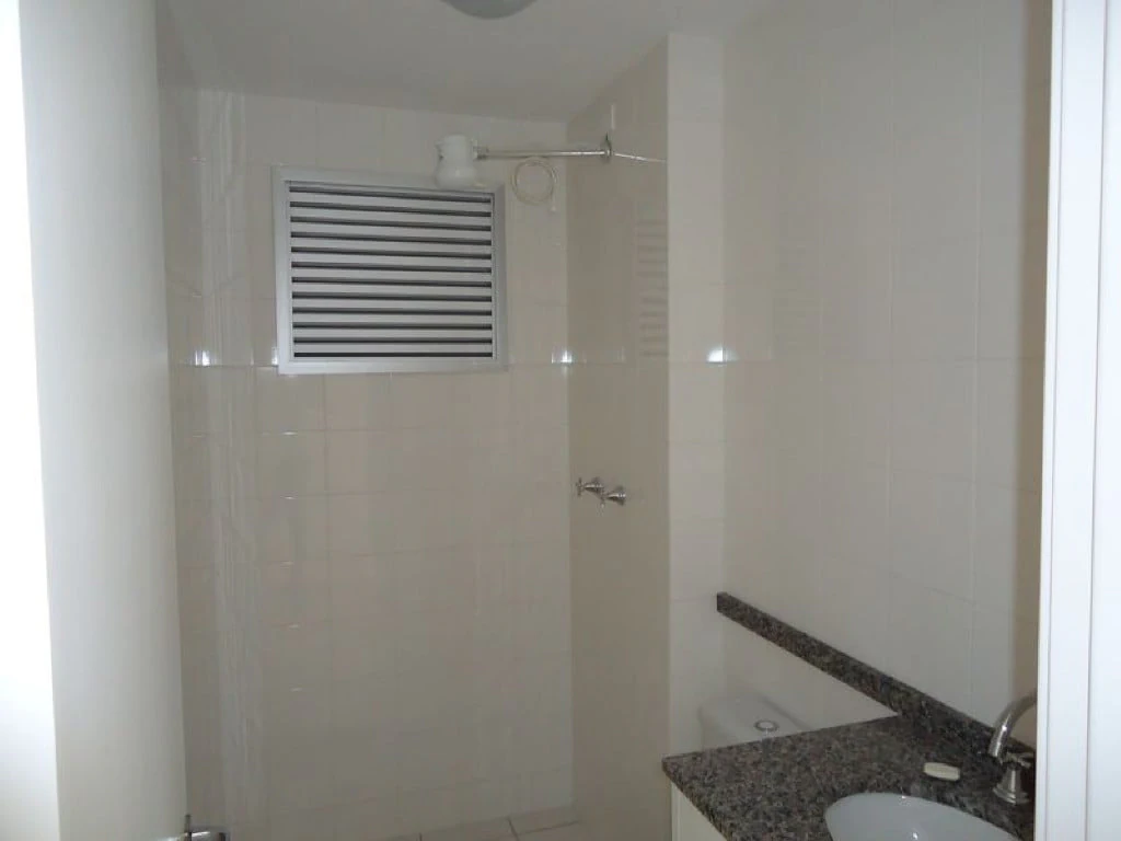 3-bedroom apartment, 1 with its own bathroom, 126 m² — photo 6