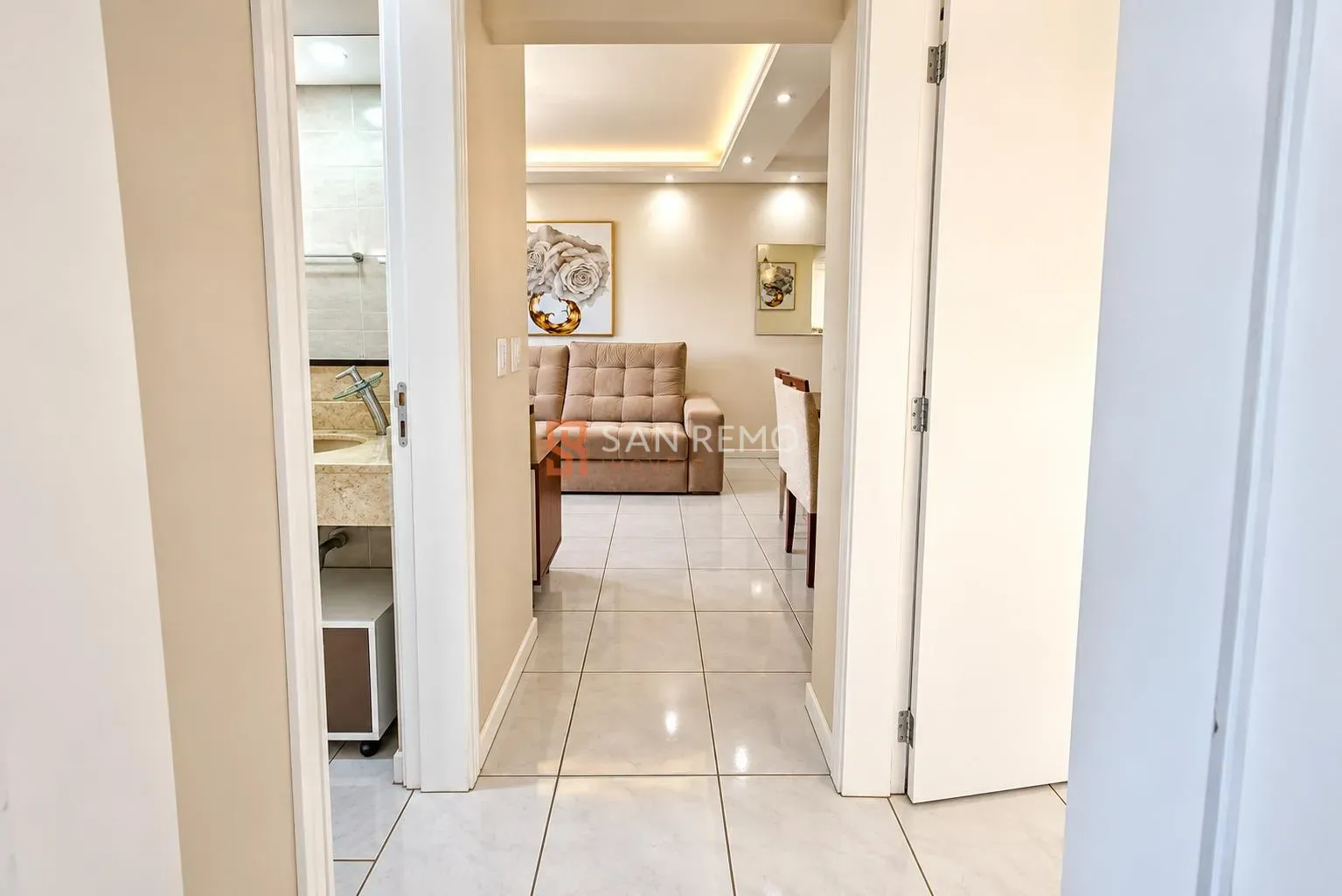 Mountain view in a 2-bedroom apartment, 65 m² — photo 18