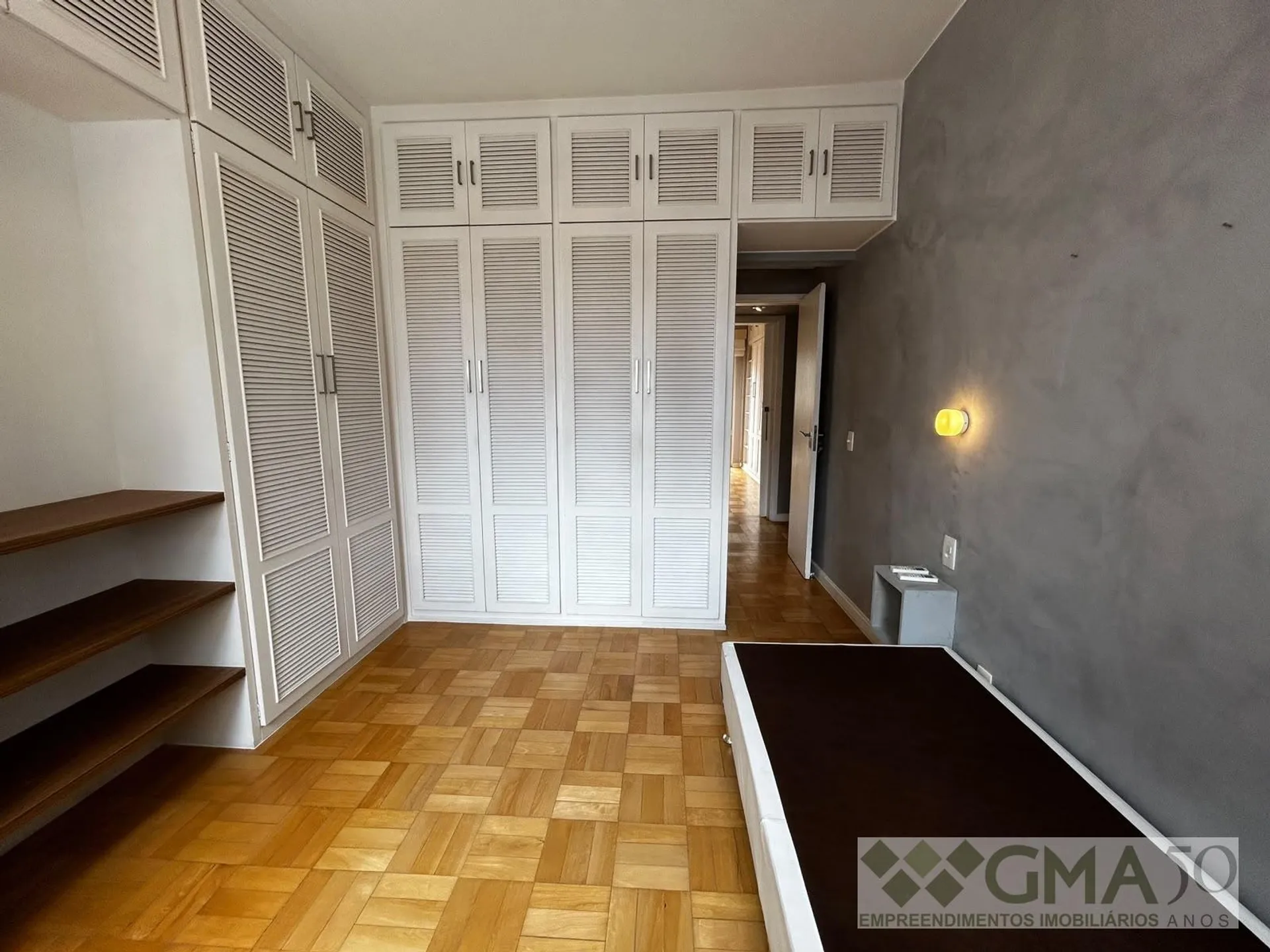 Рабочее место и 2 спальни: квартира 145 м² — photo 14
