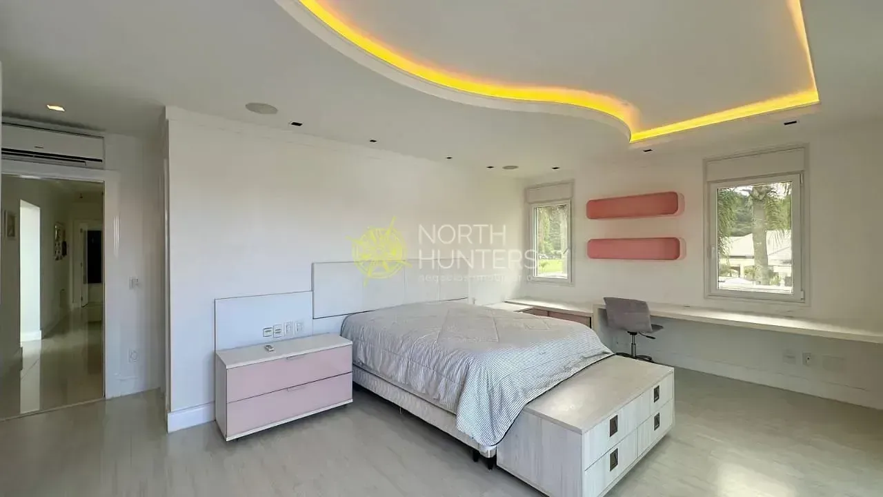 Furnished house with 9 bedrooms and a gas open kitchen — photo 36