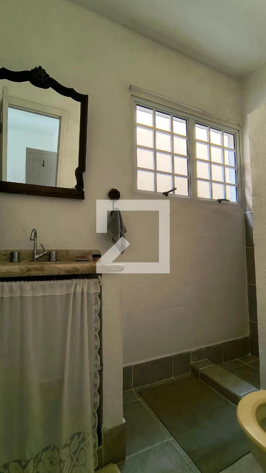 5-bedroom house with a bathtub — photo 29