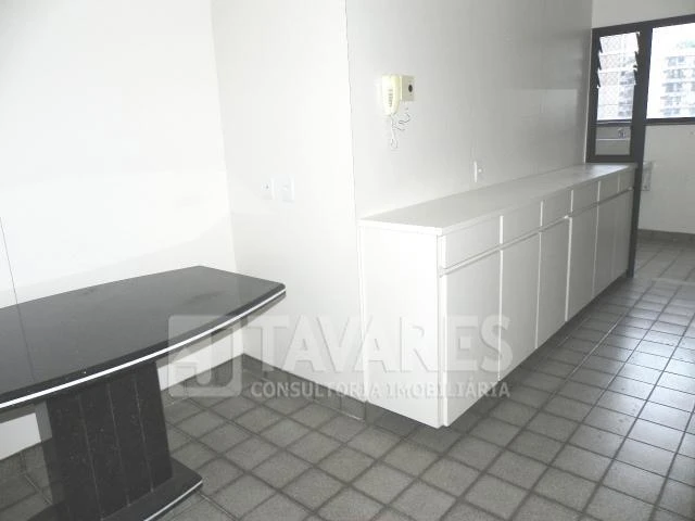 3-bedroom apartment with a home office — photo 12