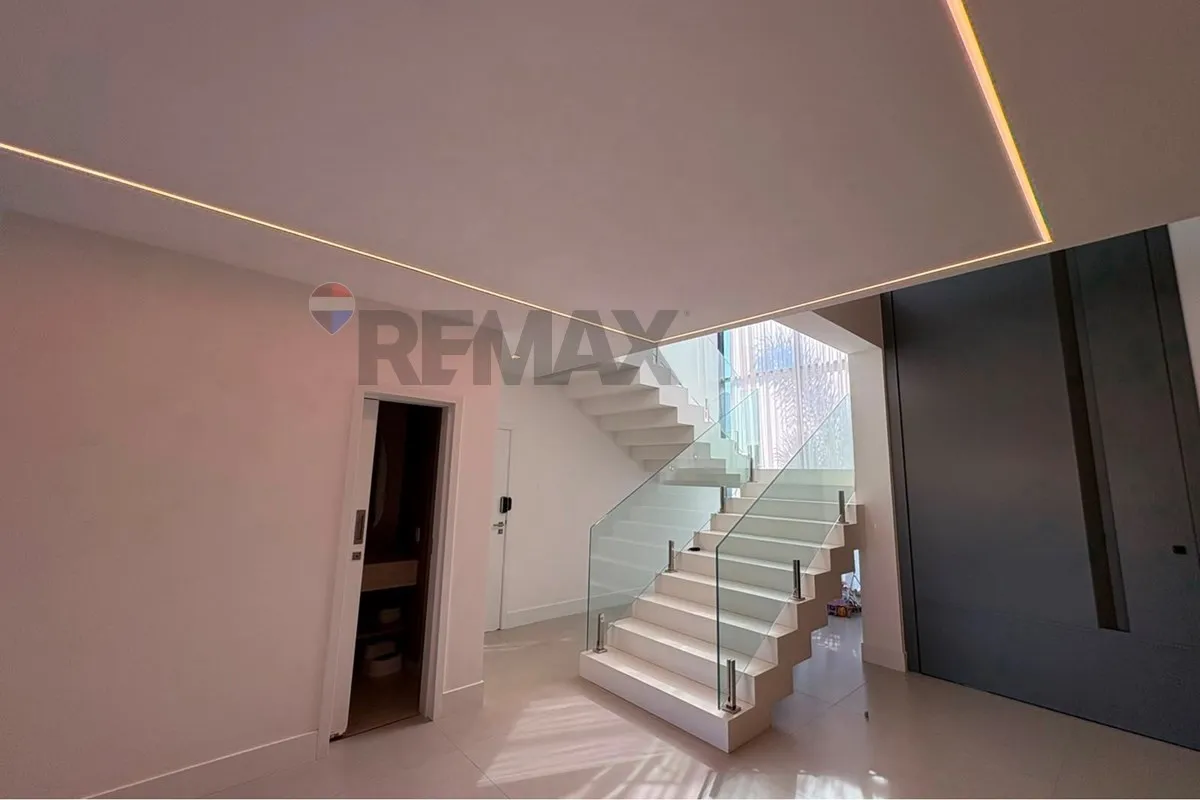 Furnished house with 5 en-suite bedrooms and private BBQ — photo 35
