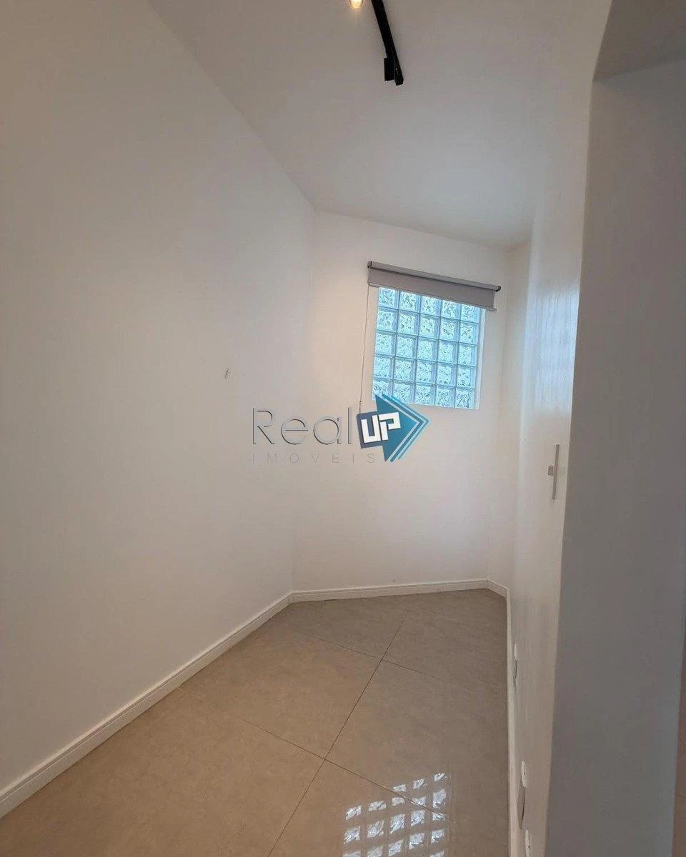 Apartment, 52 m², with floor-to-ceiling windows — photo 17