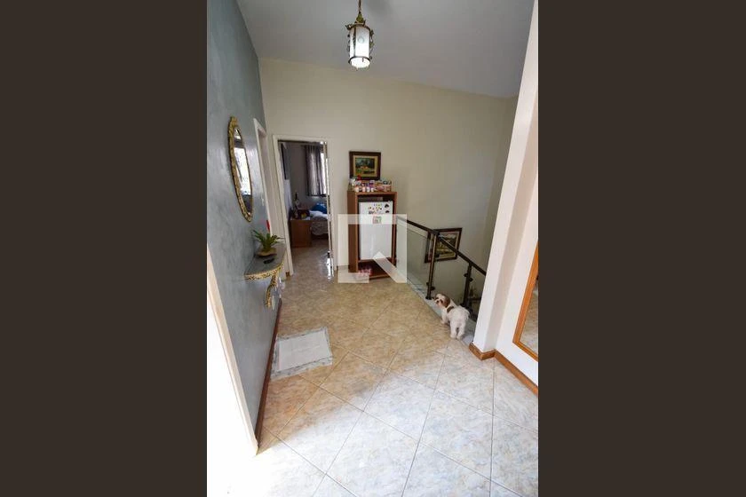 Rental house with 6 bedrooms and 260 m² total area — photo 43