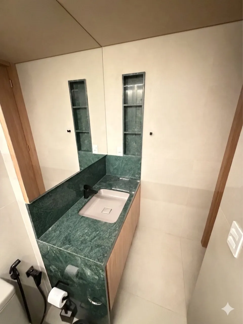 Меблированная квартира с кухней-гостиной и балконом — photo 8