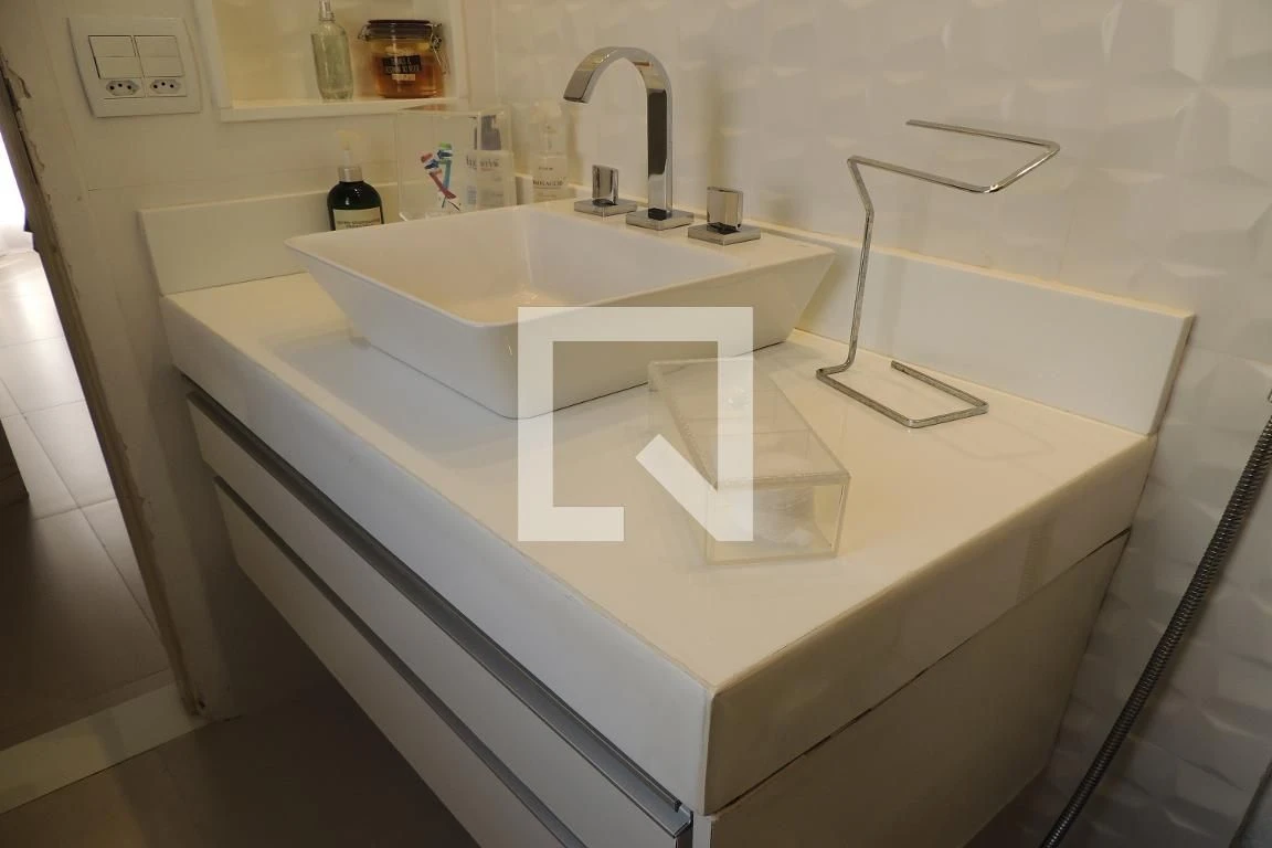 Furnished 3-bedroom apartment with 3 bathrooms and balcony — photo 39