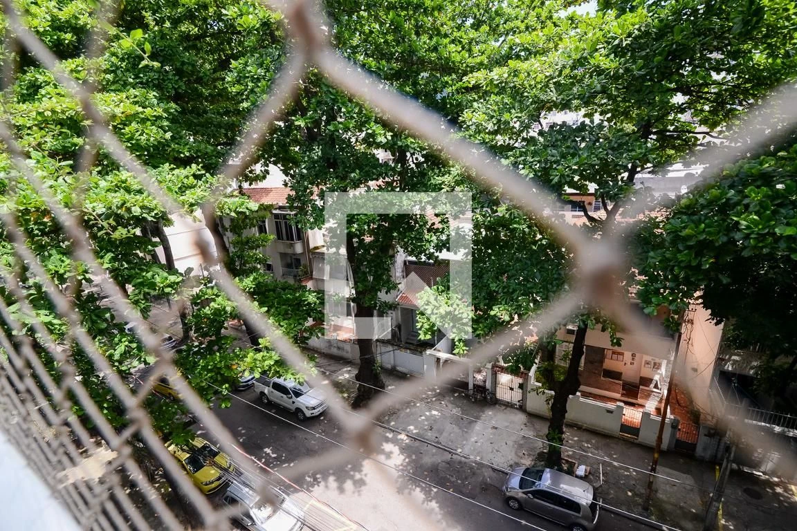 Furnished 4-bedroom apartment with 4 bathrooms — photo 68