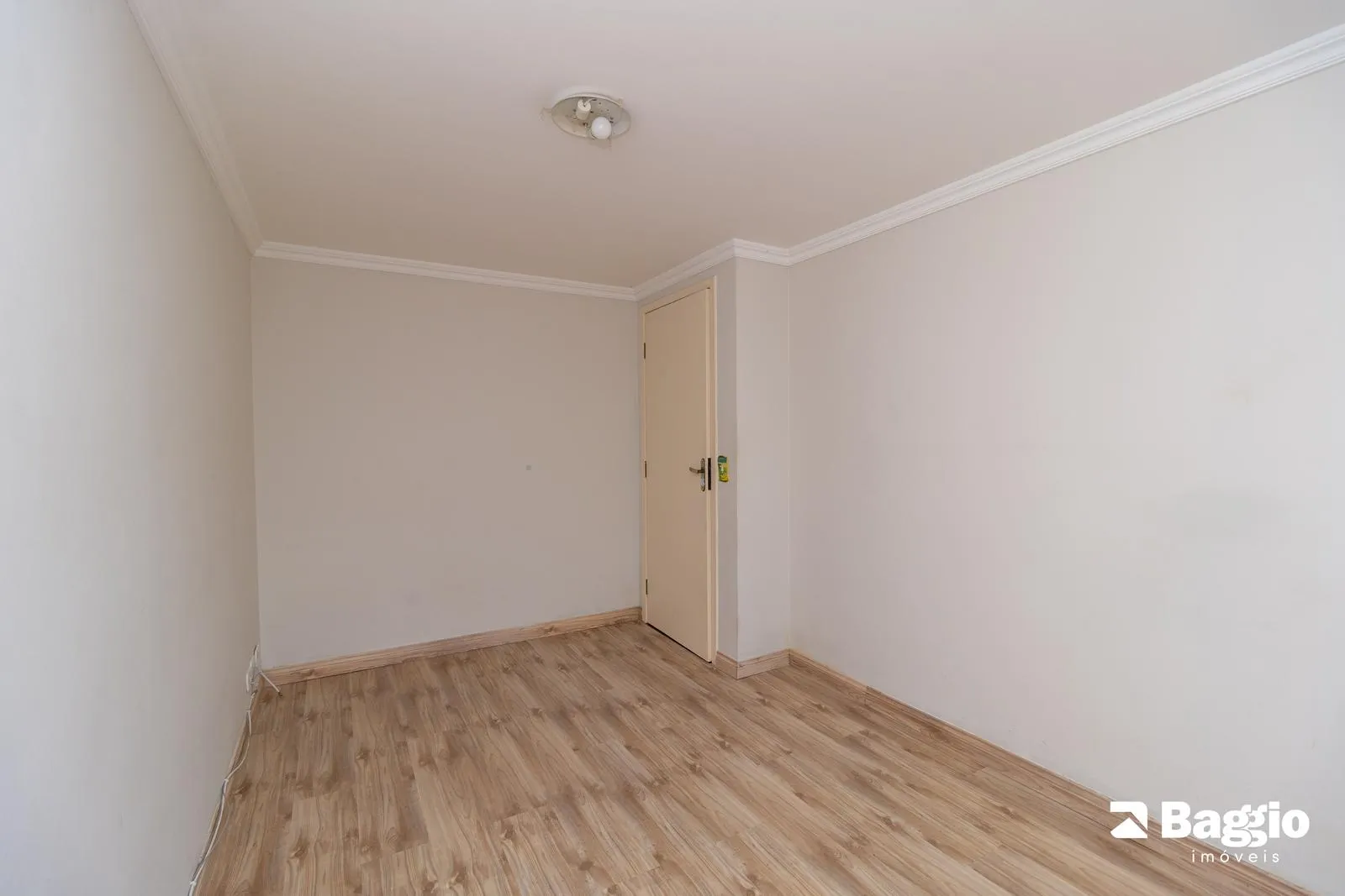 Balcony with a grill in a 3-bedroom house, 118 m² — photo 52