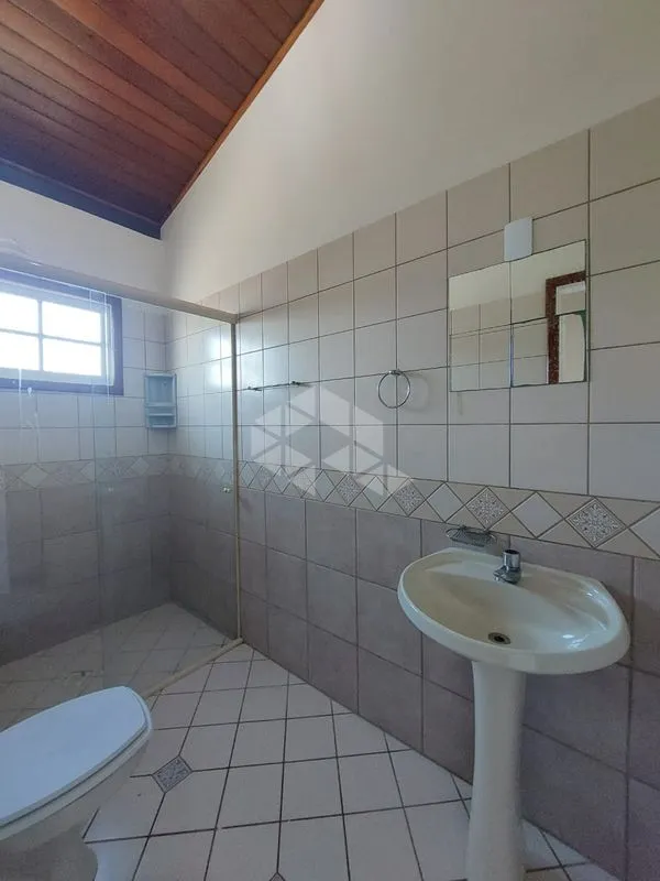 210 m² rental house with 4 bedrooms and a grilled balcony — photo 26