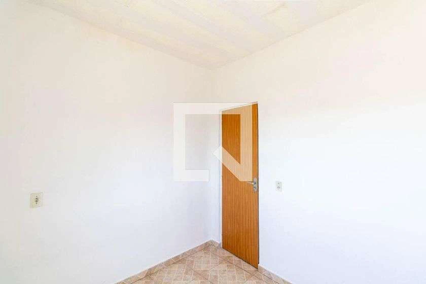 30 m² studio with 1 bedroom and electric shower — photo 3