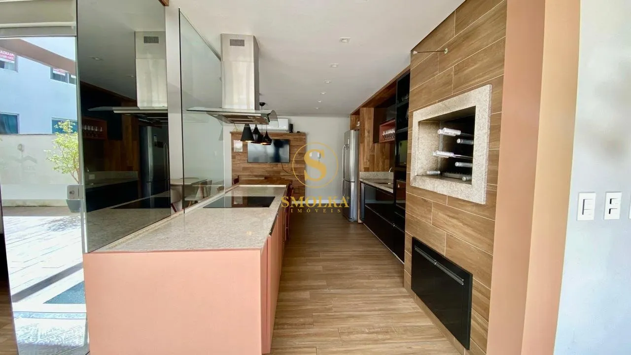 Departamento con balcón cerrado con vidrio en Florianópolis — photo 10