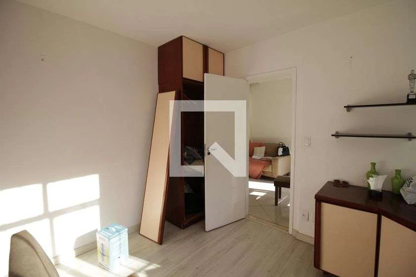 Casa de 381 m² com 7 quartos, 4 banheiros e jardim — photo 23