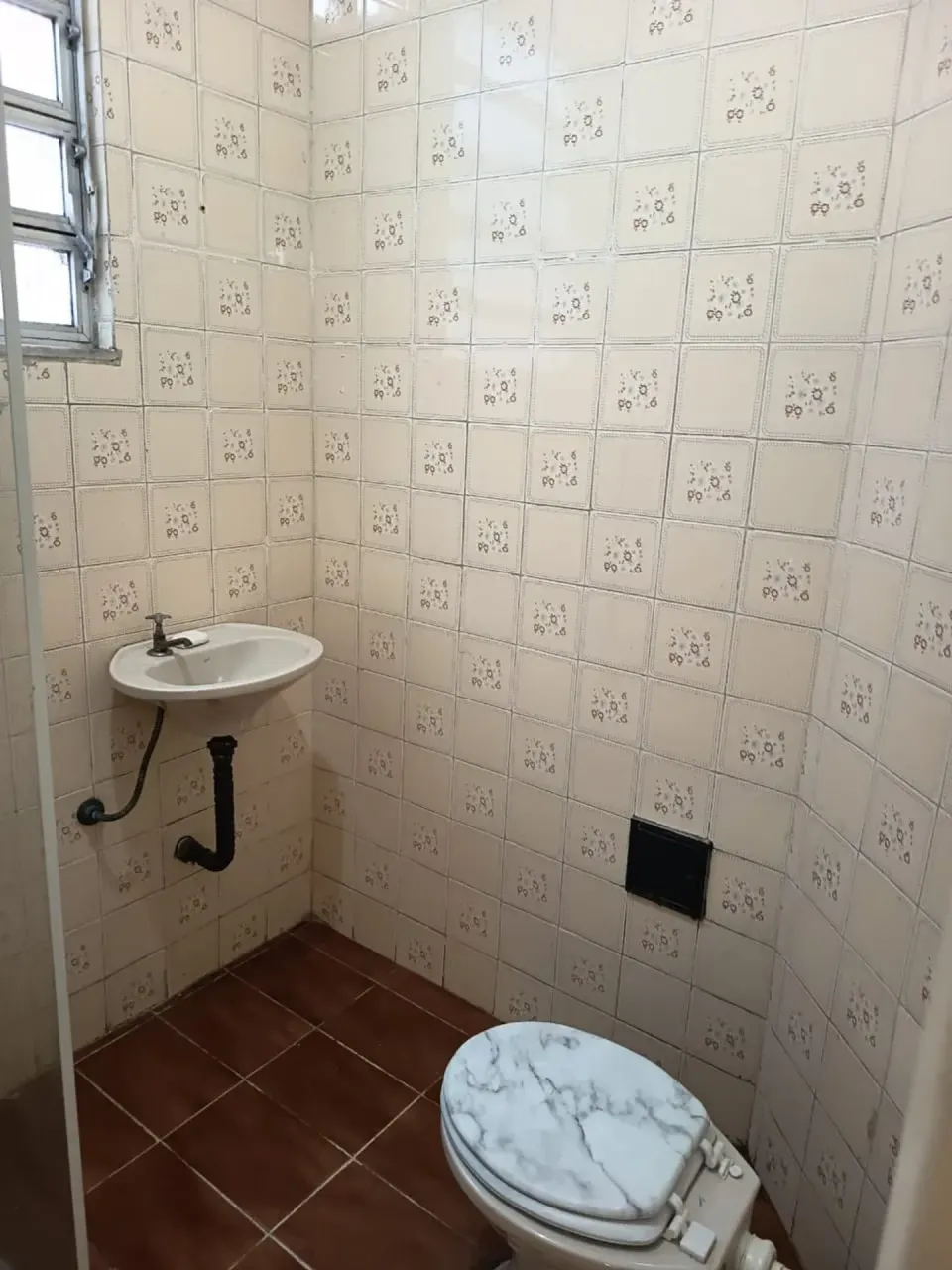 1-bedroom 1-bath apartment with no parking — photo 3