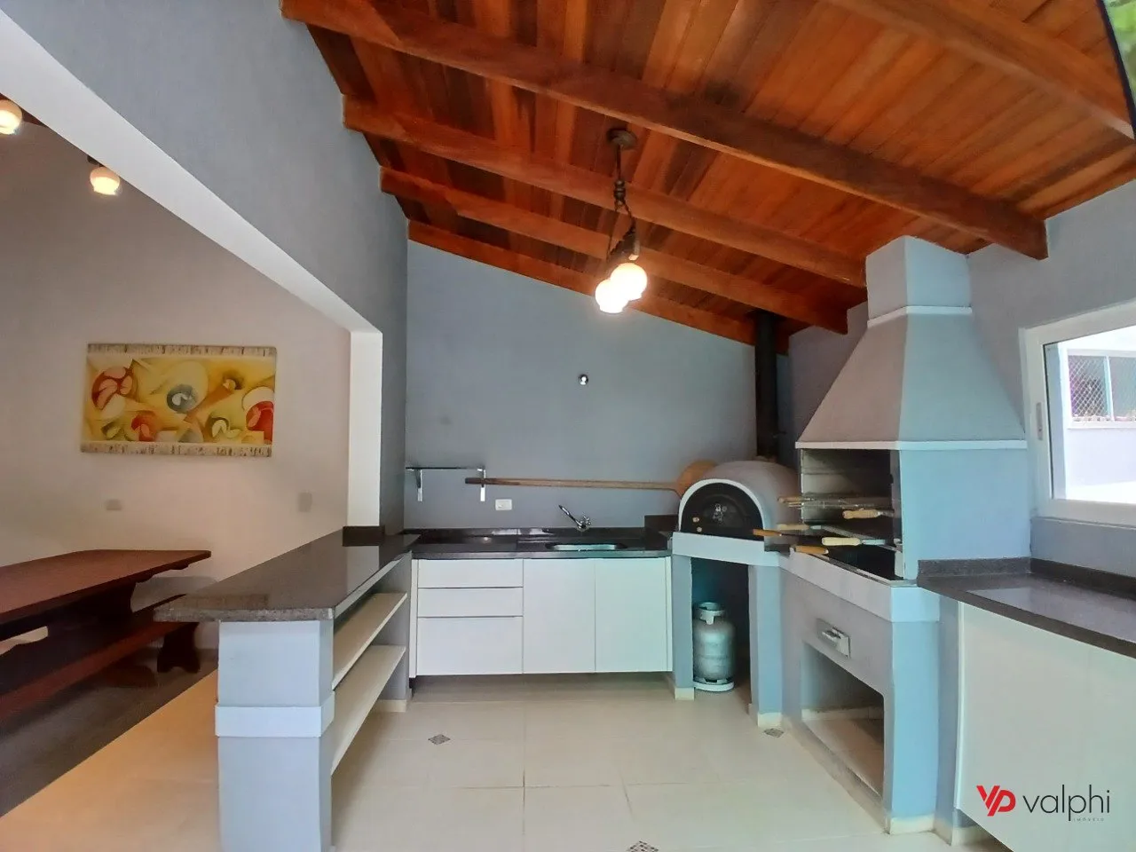 4-bedroom house with a grill on the balcony — photo 28