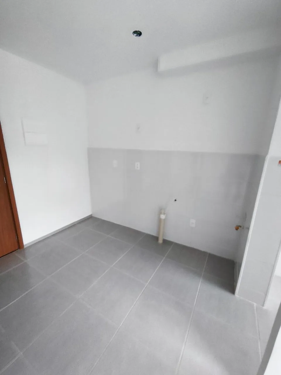Unfurnished 2-bedroom apartment with integrated kitchen — photo 6