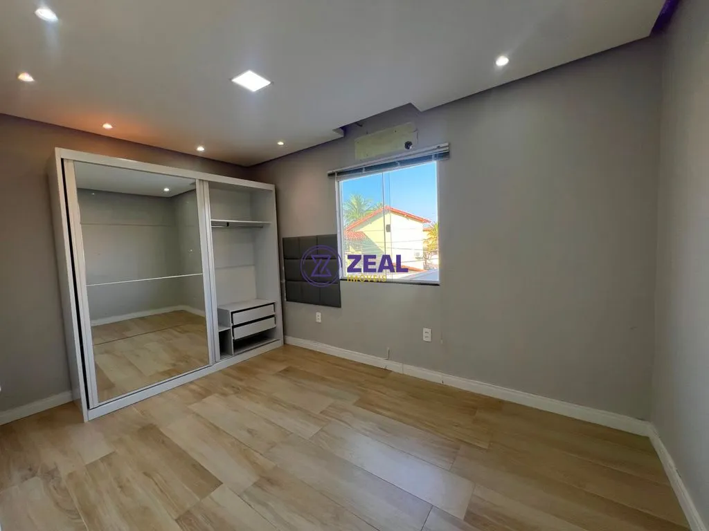 Casa de 280 m² com janelas do piso ao teto e varanda gourmet — photo 24