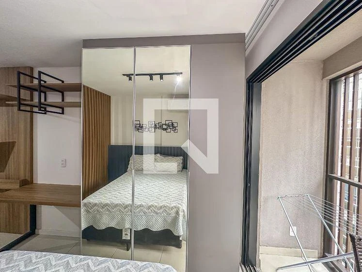 One-bedroom apartment in a building with a gym — photo 19
