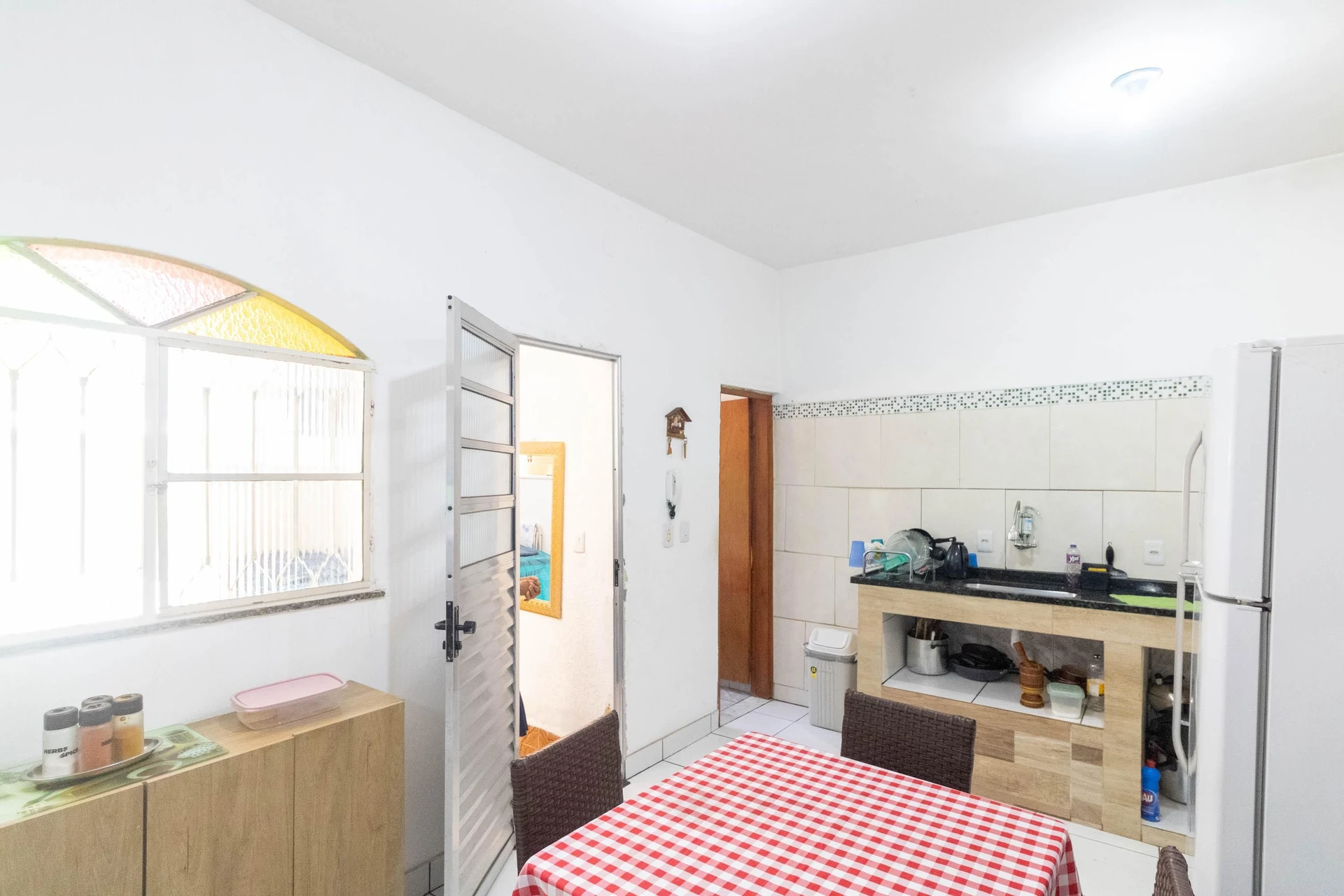 Furnished house with 2 bedrooms and private garden — photo 4