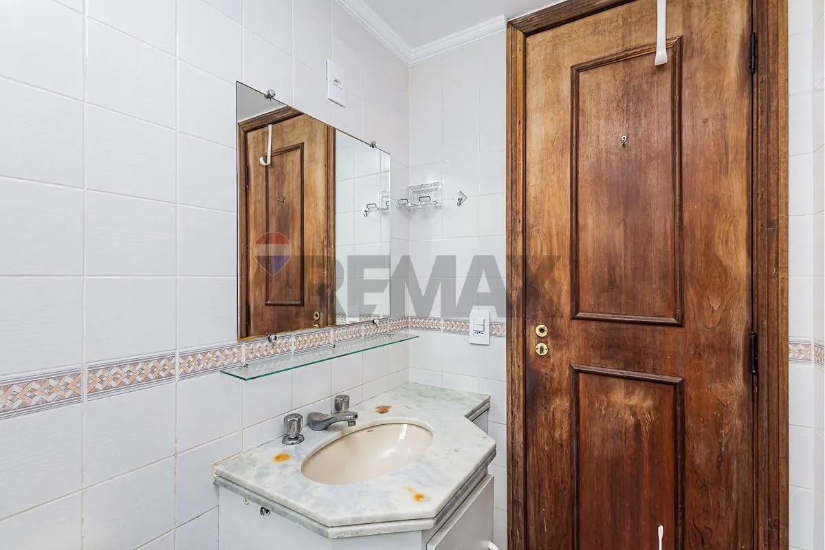 67 m² apartment with a washing machine and a bathtub — photo 3