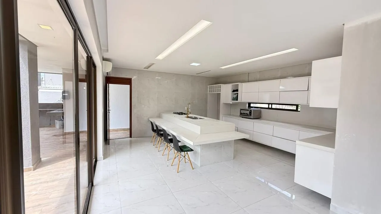 Furnished house with 4 en-suite bedrooms and 481 m² — photo 4
