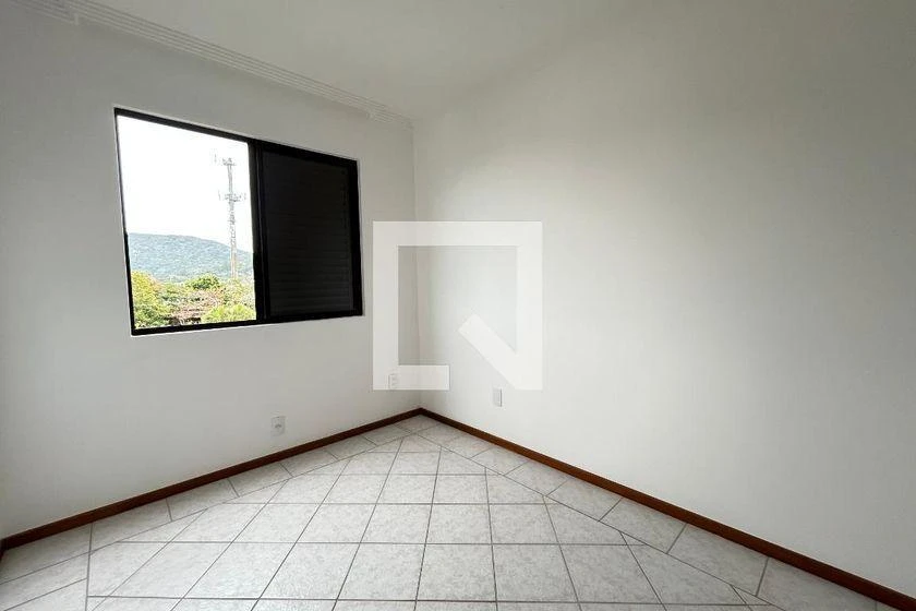 5-bedroom apartment with a bathtub in Florianópolis — photo 17