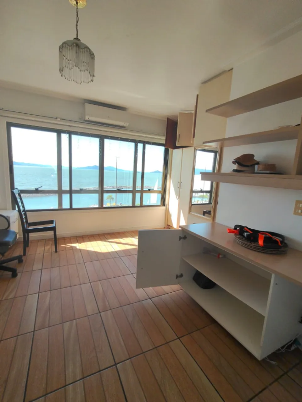 2-bedroom apartment with a home office