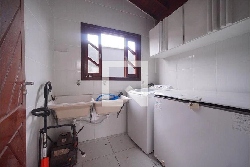 Home office in a 4-bedroom house, 150 m² — photo 25