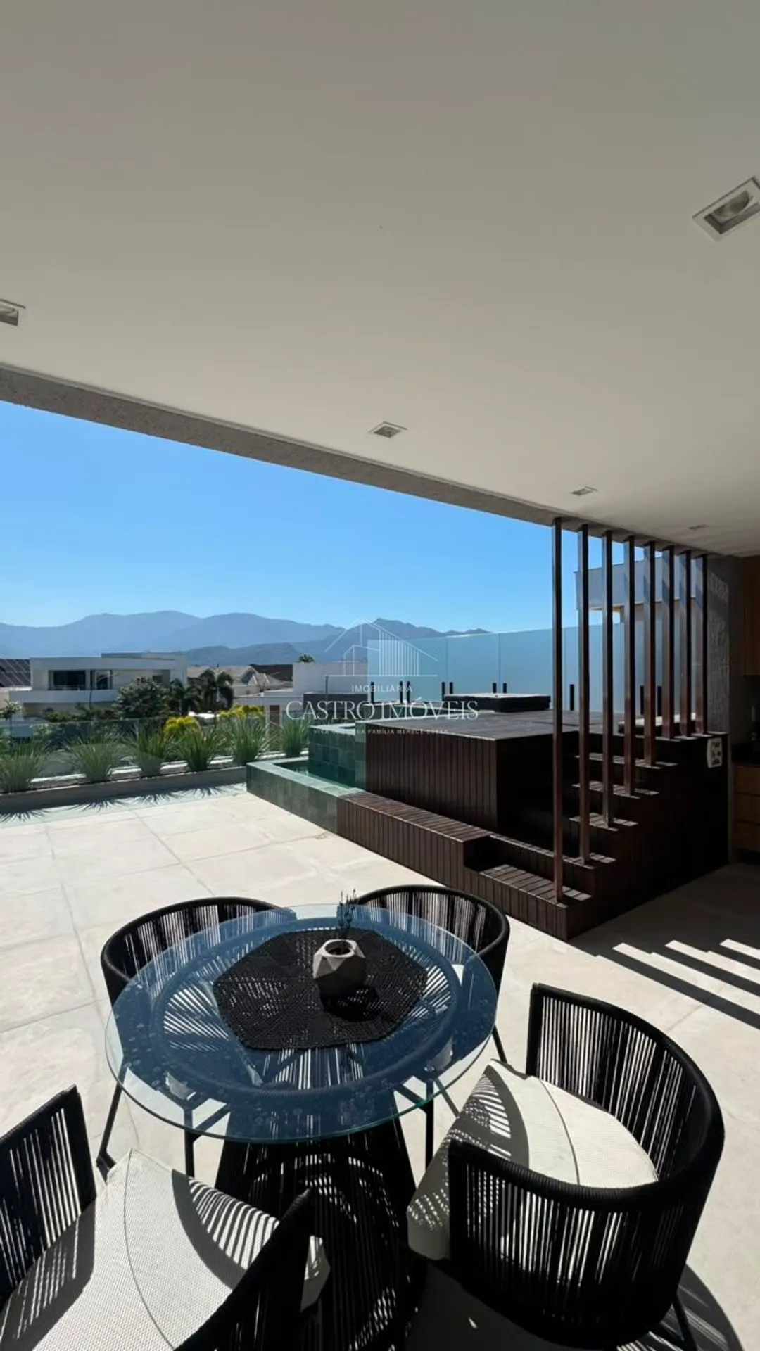 540 m² triplex house with 4 en-suite bedrooms — photo 18