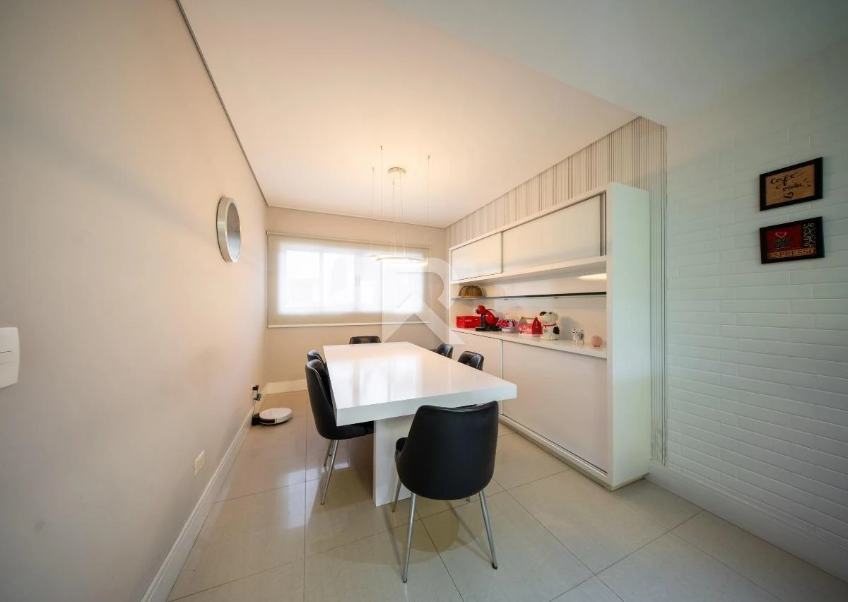 Furnished house, 400 m², with a bathtub — photo 46