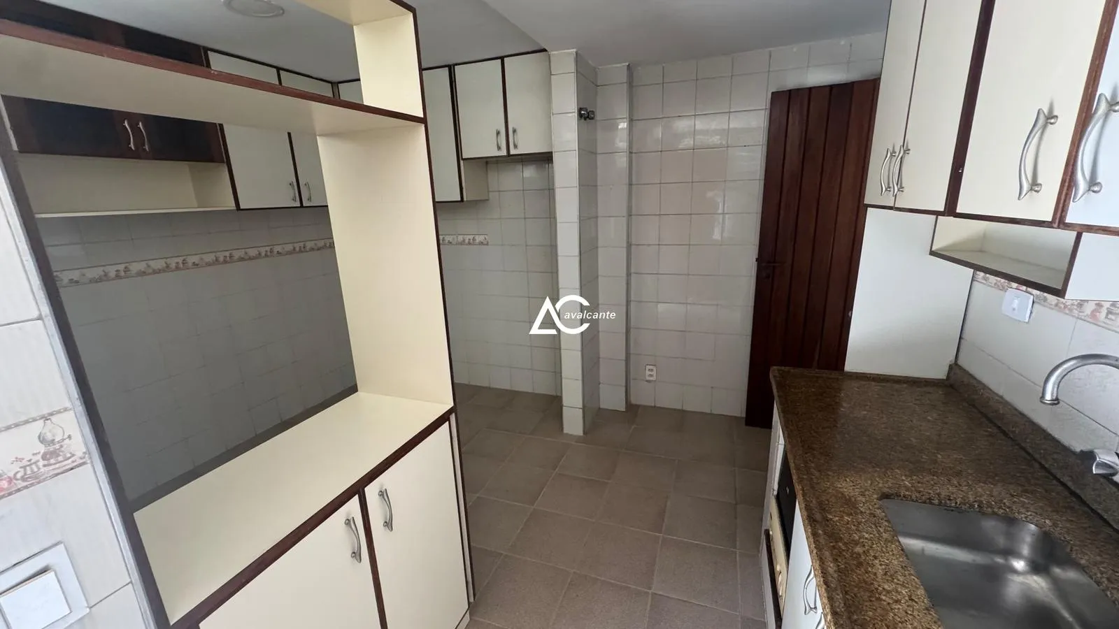 Furnished duplex house with 4 bedrooms and 600 m² — photo 70