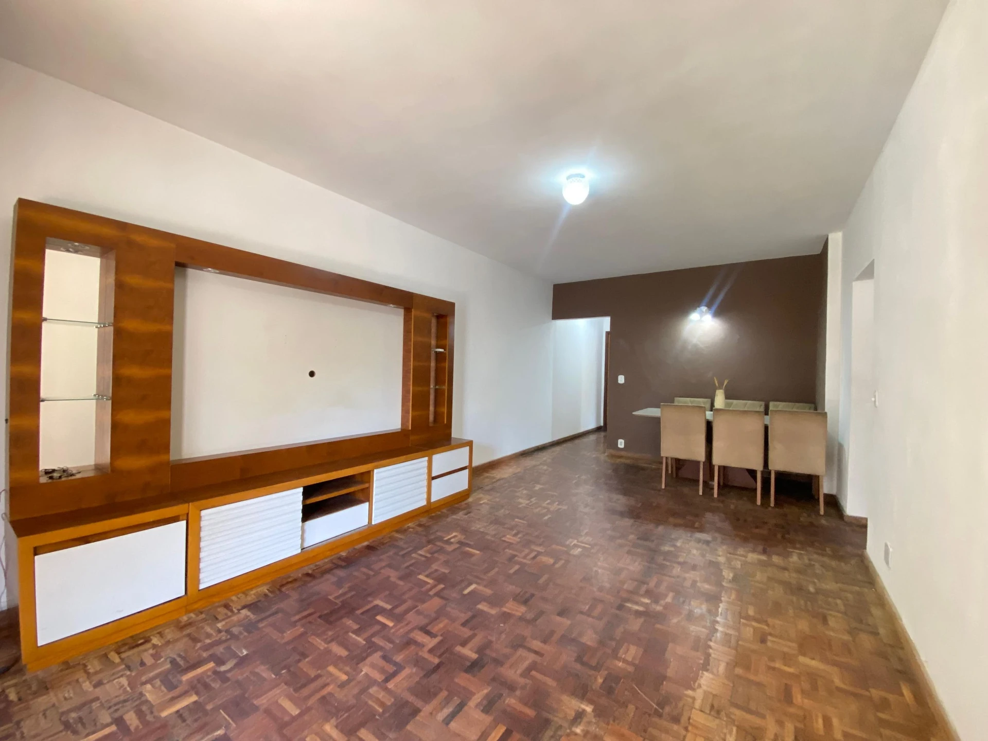 Apartment, 92 m², with wood or laminate floors — photo 22