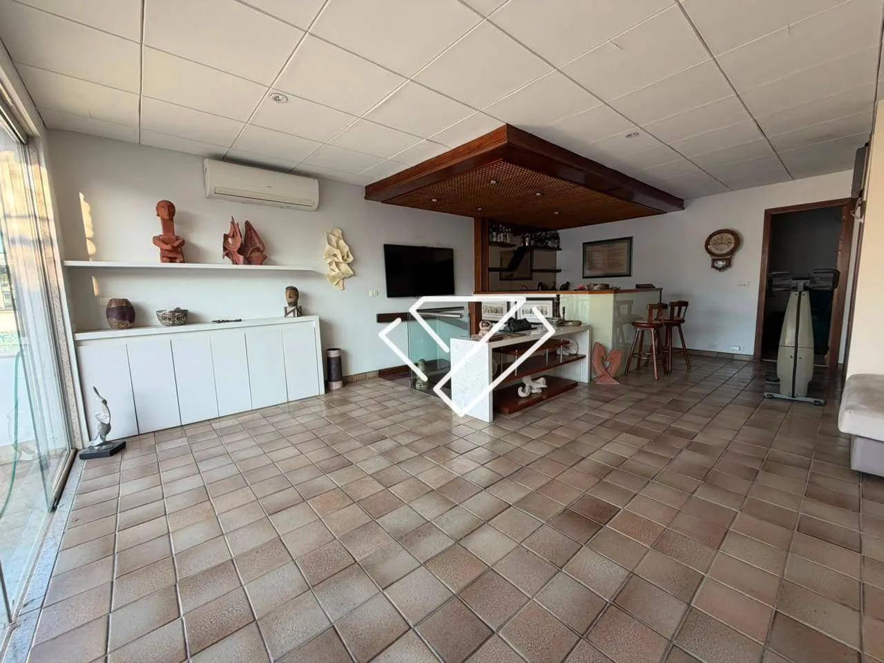 Penthouse with 3 bedrooms, 4 bathrooms and enclosed balcony — photo 61