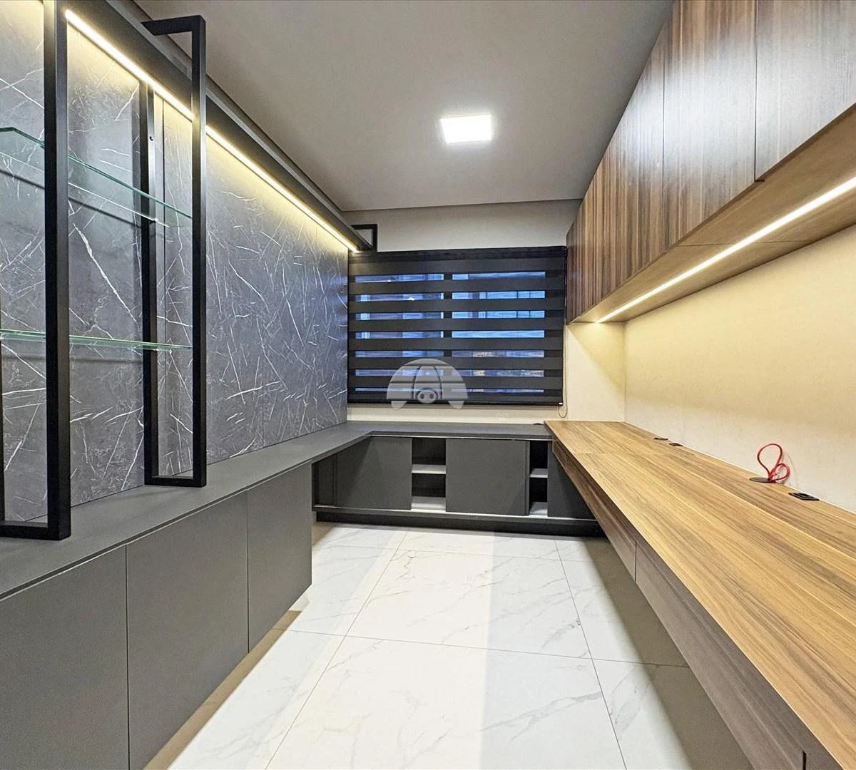 Furnished 293 m² house with open-plan kitchen — photo 12