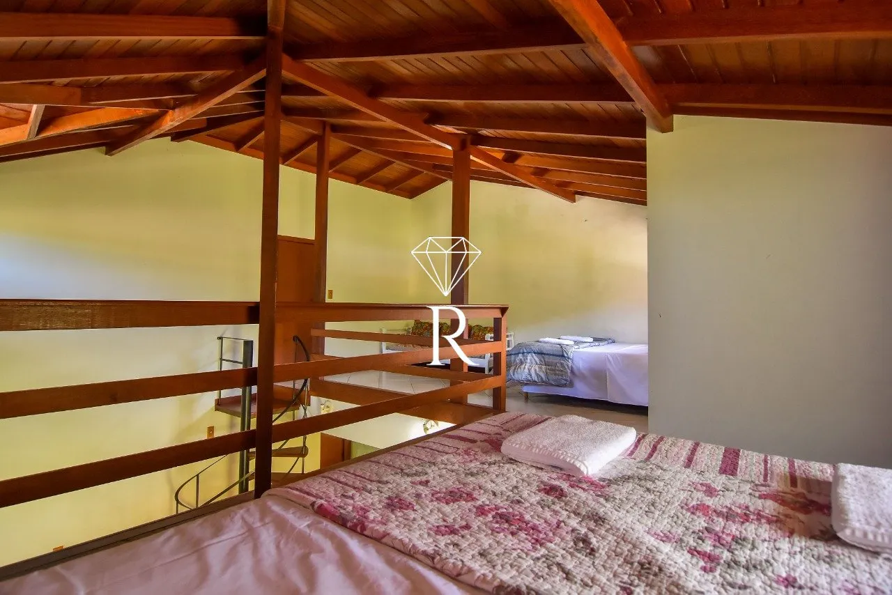 Casa tipo sítio con 4 dormitorios y 6 plazas de aparcamiento — photo 18