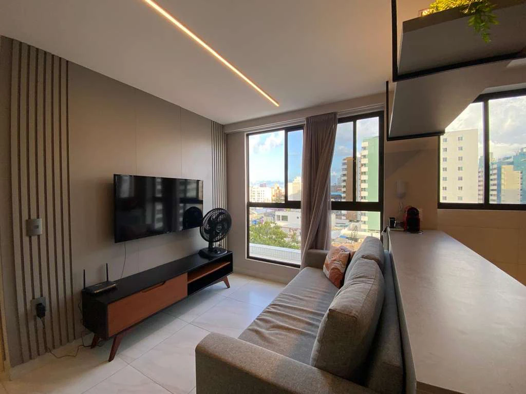 Furnished 2-bedroom apartment with open-plan kitchen — photo 3