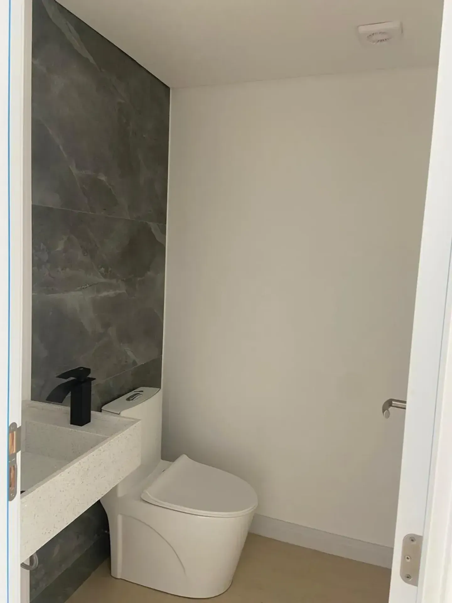 Квартира с 2 спальнями-сюитами и приватным садом на 2 этаже — photo 37